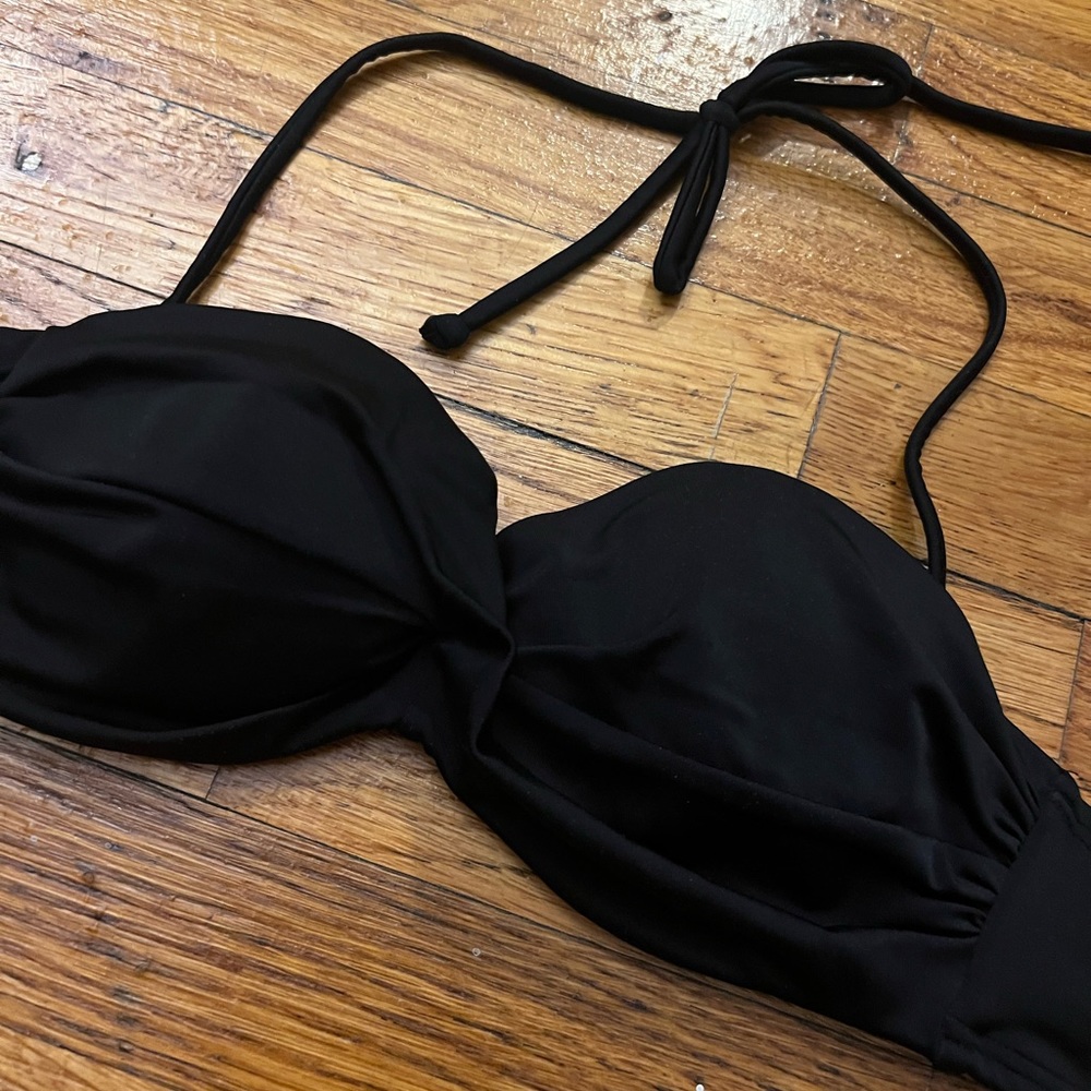 Victoria’s Secret bikini top
